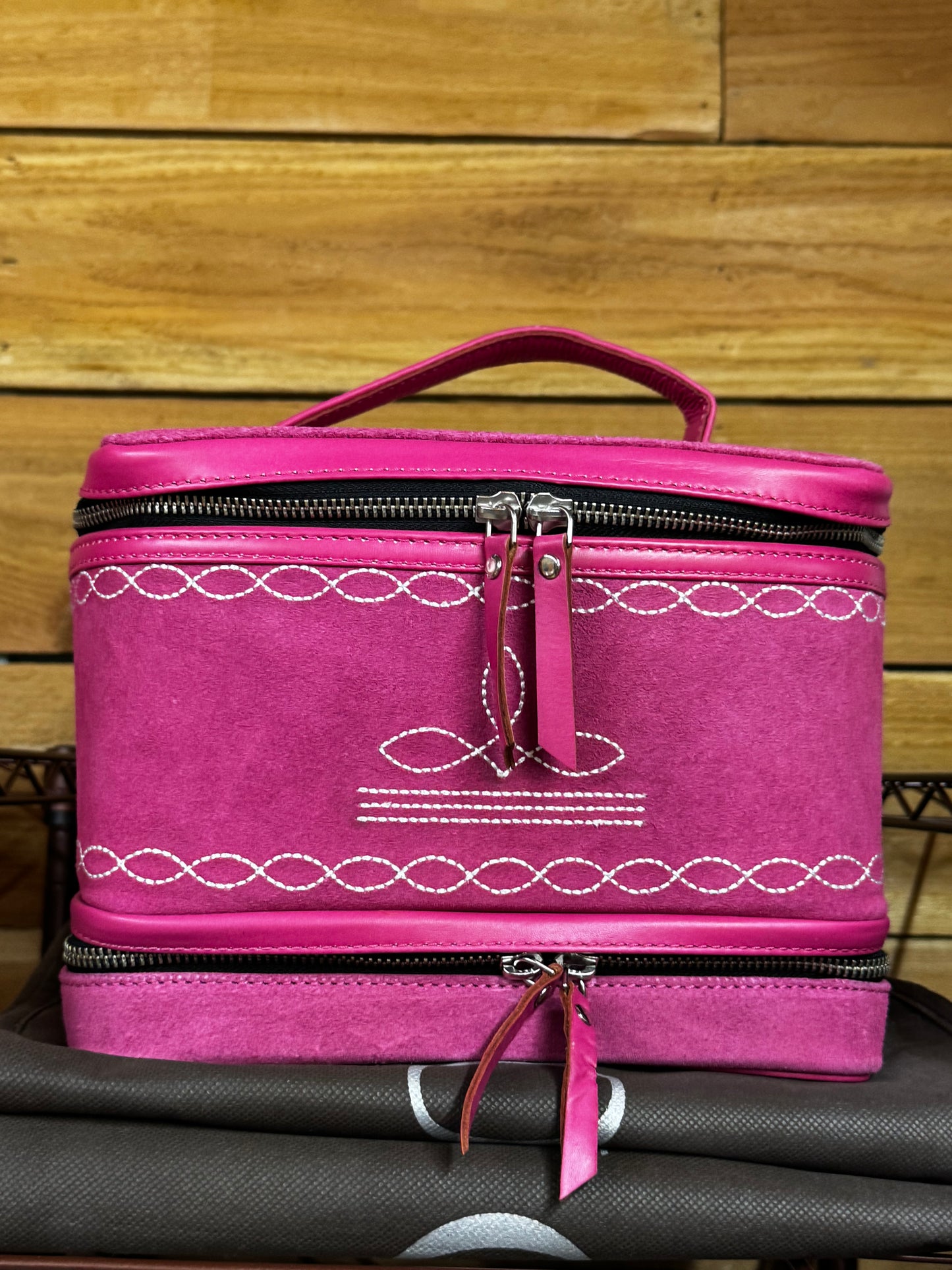 Vintage Cowgirl Case - Makeup Essentials