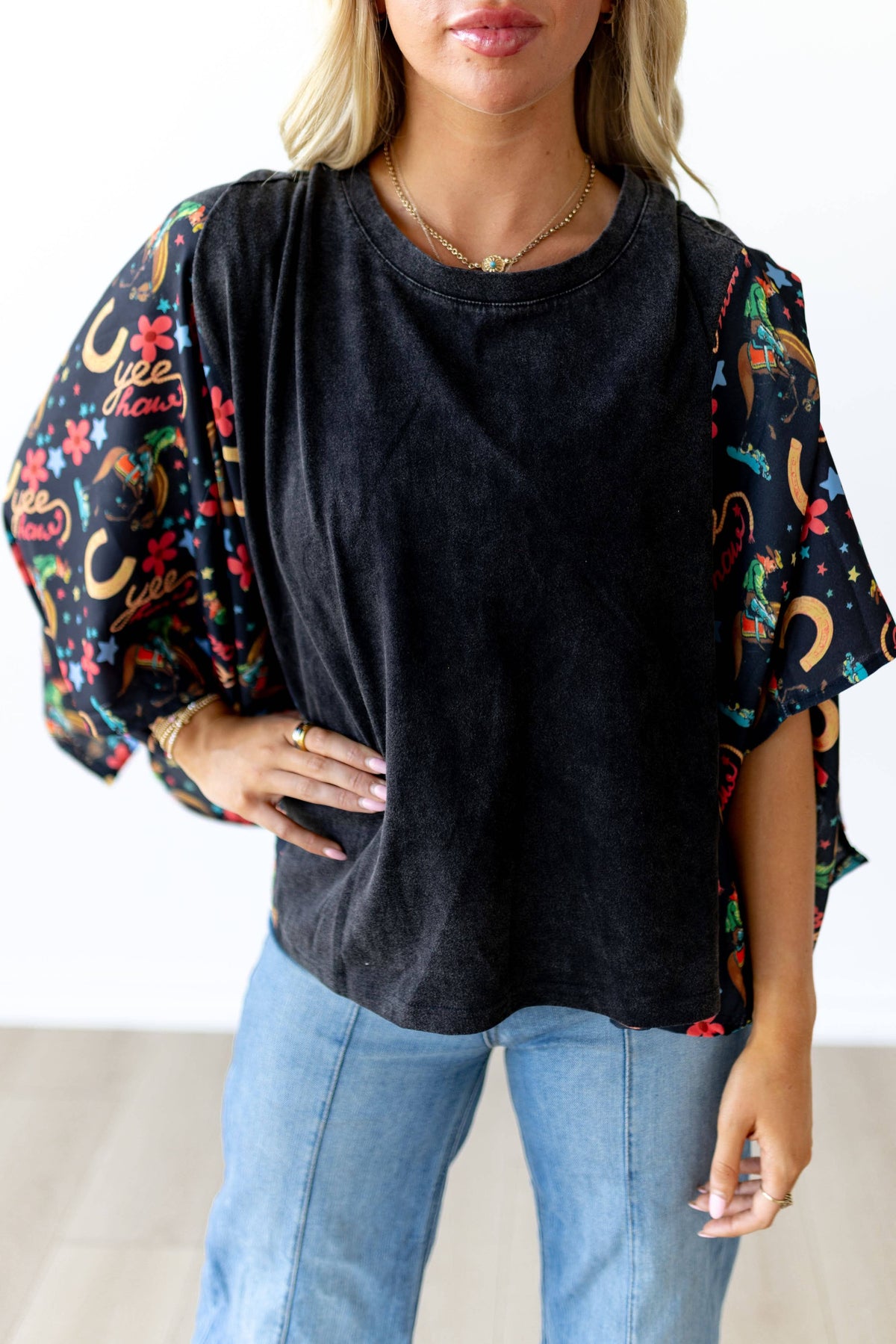 SLEEVED TEE - BLACK YEEHAW