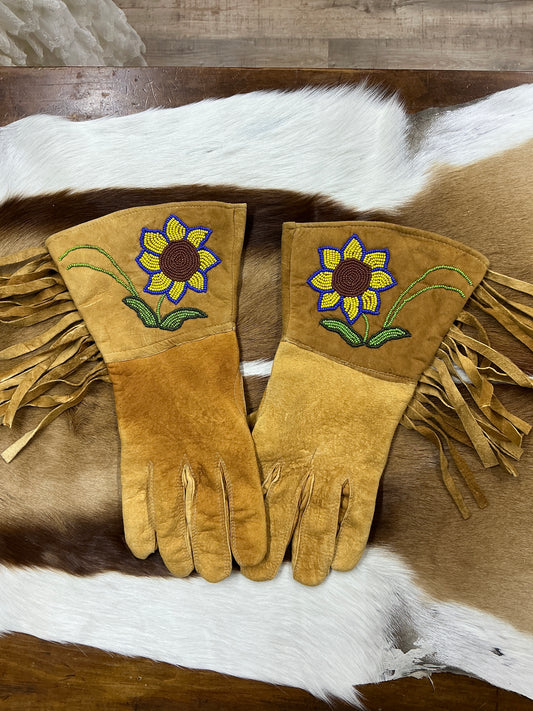 Vintage Tan, Beaded Gloves with Fringe