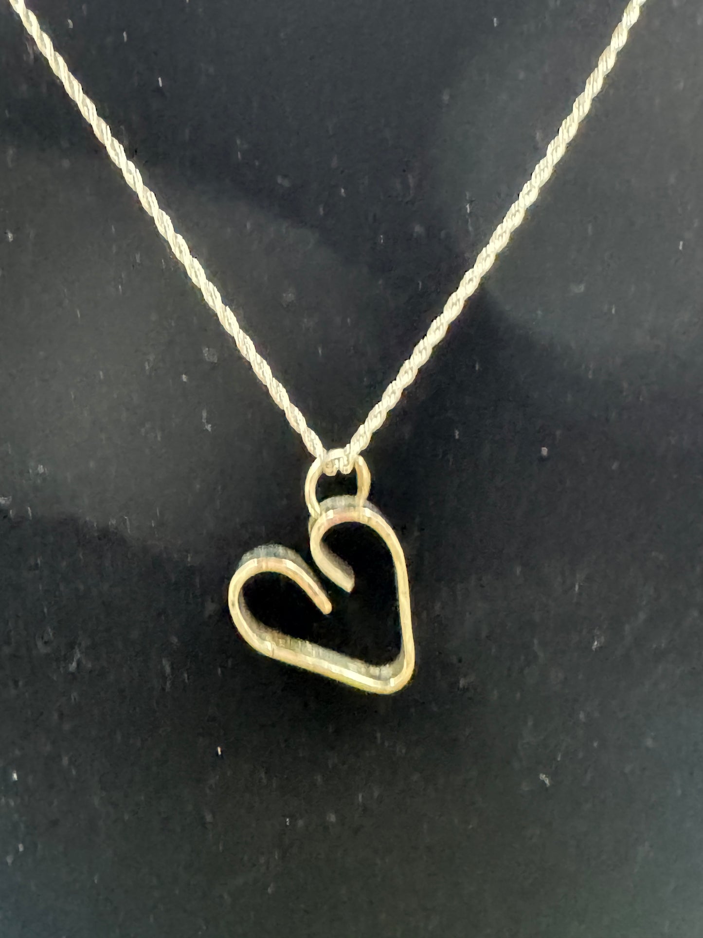 Hammered heart pendant w/chain